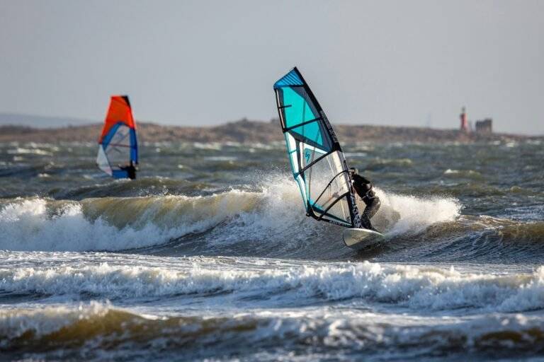 Windsurfing-The-Ultimate-Guide-to-Mastering-the-Waves-in-2025-scaled